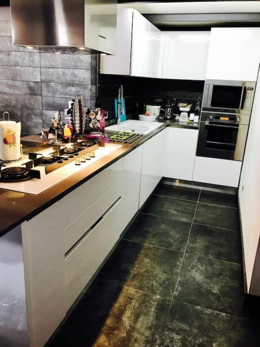 Moderno Loft Alle Porte Di Milano - 115Mq - 3 Posti 科马诺 外观 照片